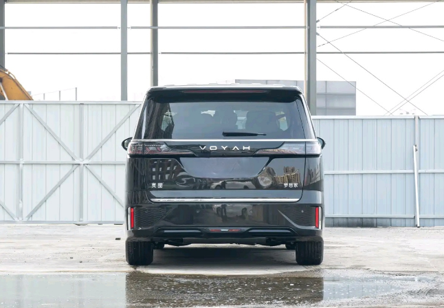 岚图汽车 2025款PHEV四驱卓越鲲鹏版
